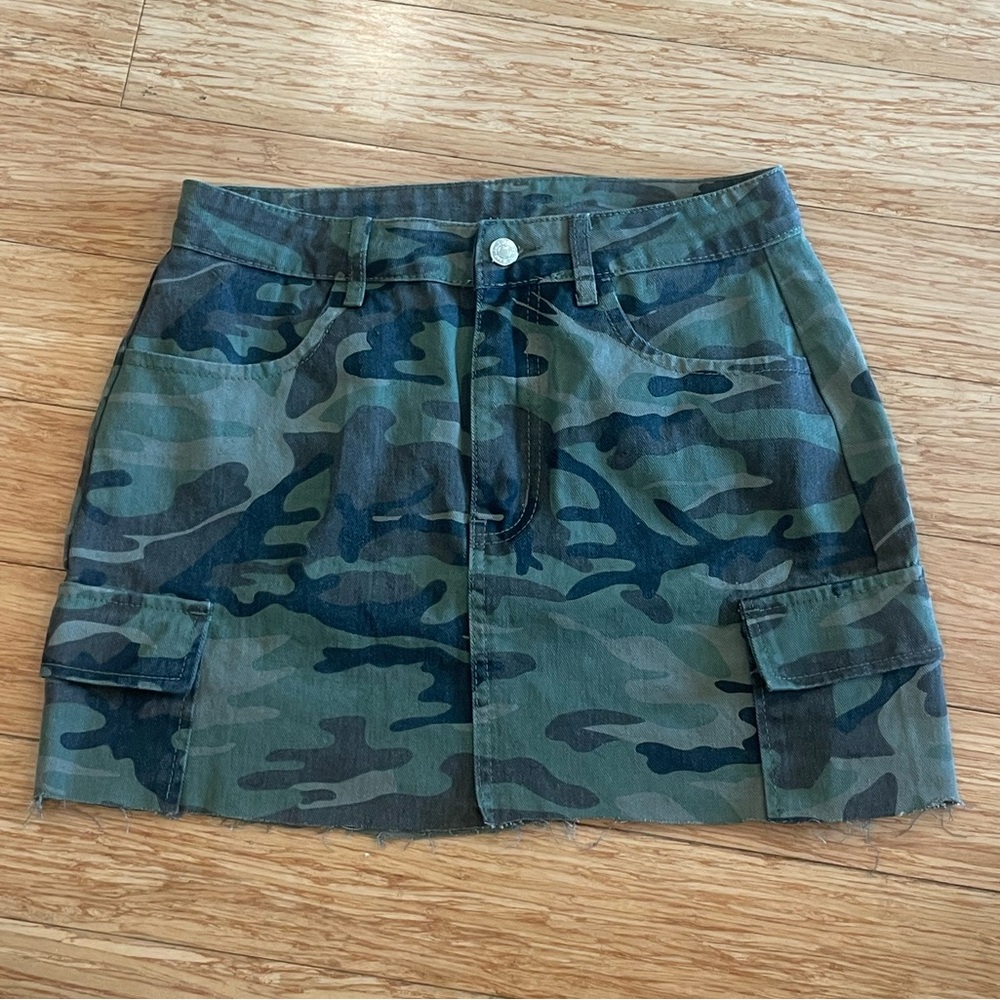 Cargo mini skirt